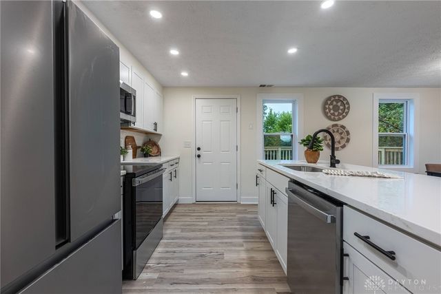 7859 Kingsgate Way, West Chester, OH 45069