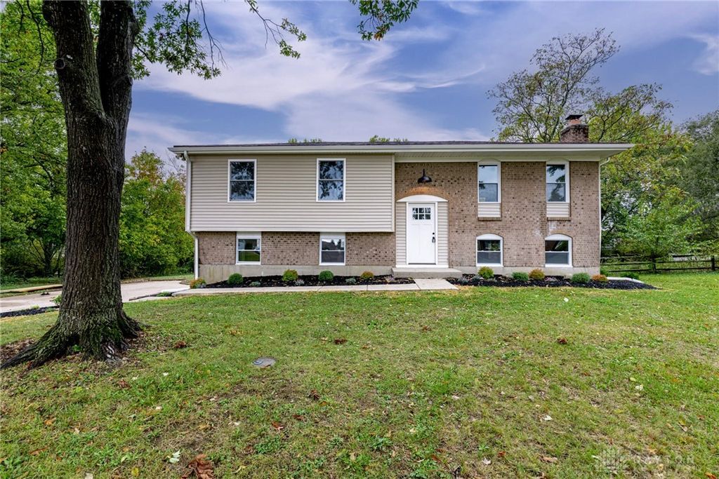 7859 Kingsgate Way, West Chester, OH 45069