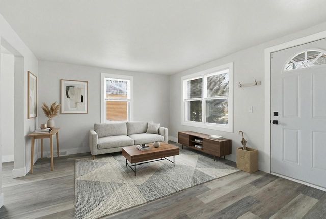 133 W PECKHAM STREET, Neenah, WI 54956