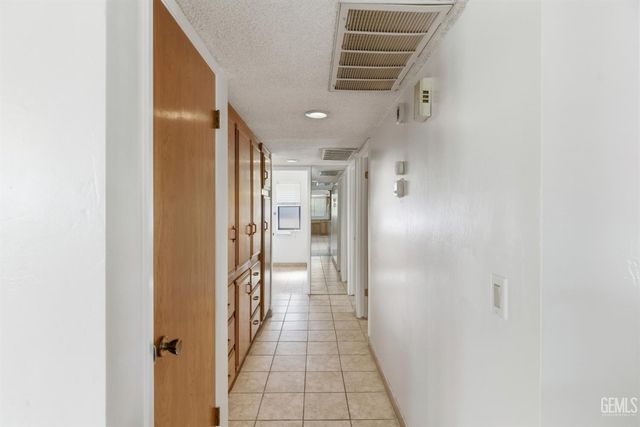 5984 Oakhaven Street, Bakersfield, CA 93308