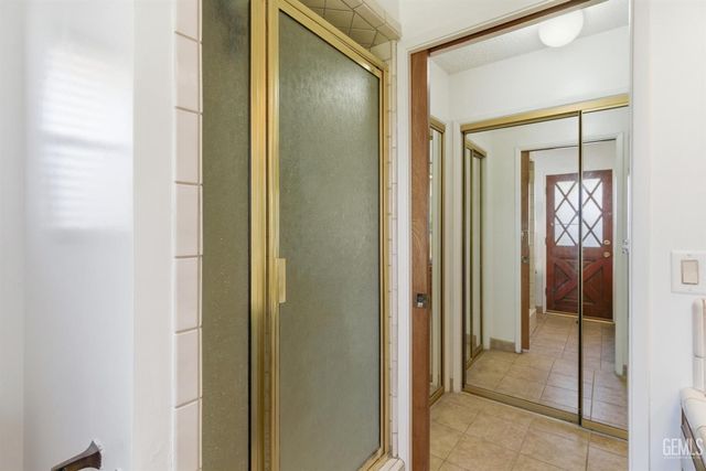 5984 Oakhaven Street, Bakersfield, CA 93308