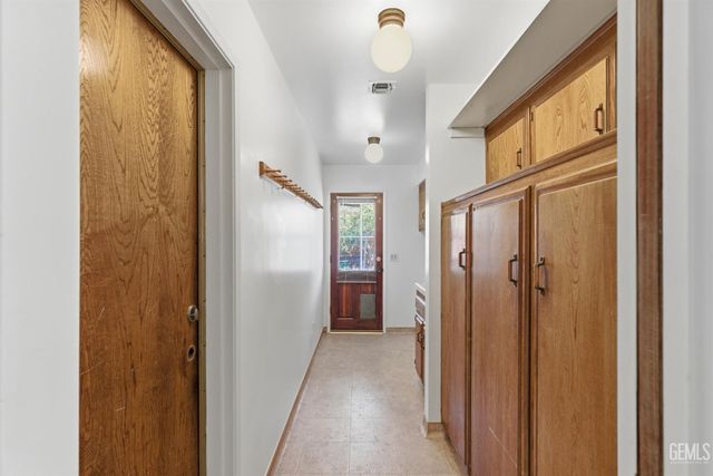 5984 Oakhaven Street, Bakersfield, CA 93308