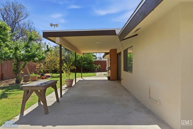 5984 Oakhaven Street, Bakersfield, CA 93308