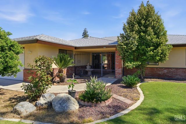 5984 Oakhaven Street, Bakersfield, CA 93308