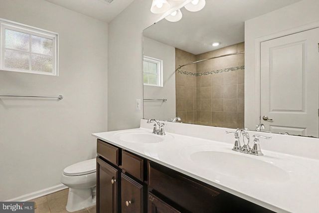 1024 COOK DR SE, Washington, DC 20032
