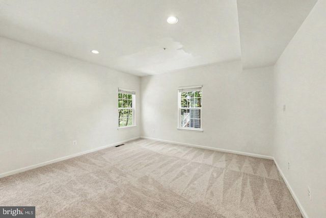 1024 COOK DR SE, Washington, DC 20032