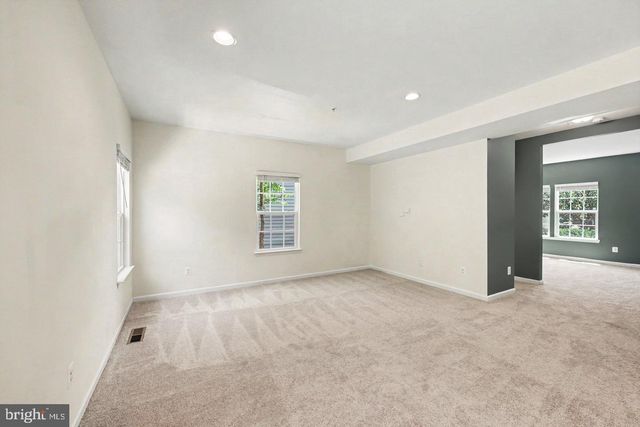 1024 COOK DR SE, Washington, DC 20032