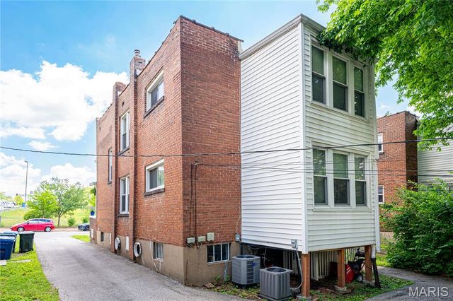 1319 Woodland Drive, St Louis, MO 63117