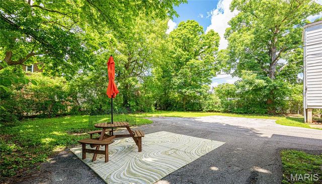 1319 Woodland Drive, St Louis, MO 63117