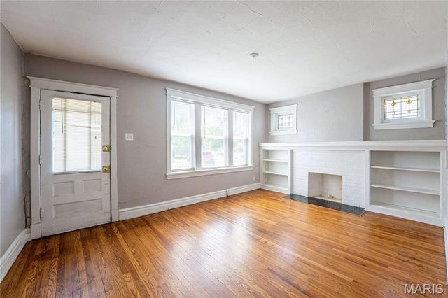 1319 Woodland Drive, St Louis, MO 63117