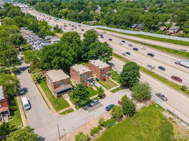 1319 Woodland Drive, St Louis, MO 63117