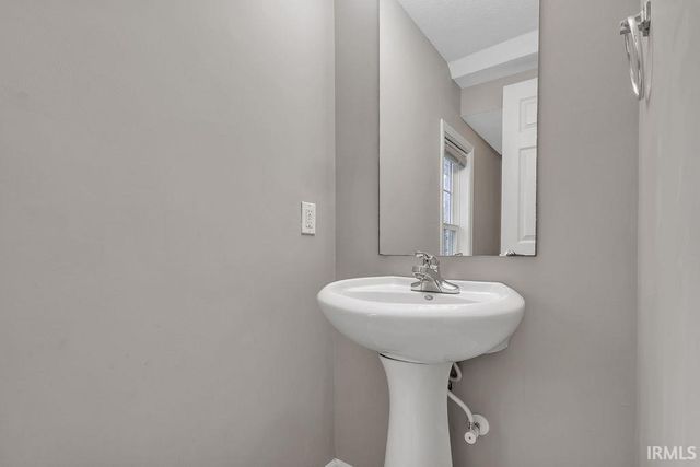 3504 S Oaklawn Circle, Bloomington, IN 47401