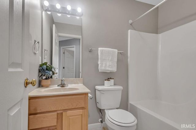 3504 S Oaklawn Circle, Bloomington, IN 47401