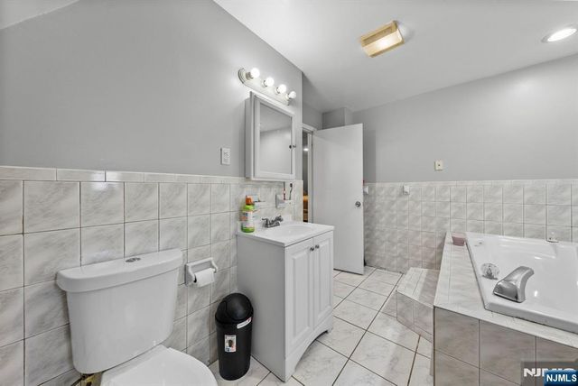 38-40 Nairn Place, Newark, NJ 07108