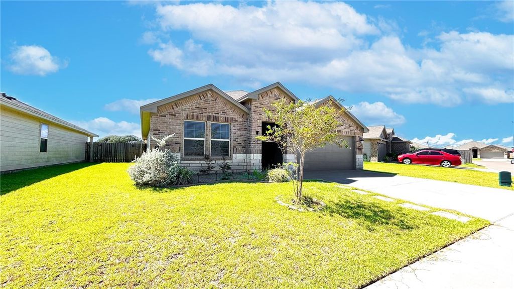 2673 Abbey, Corpus Christi, TX 78415