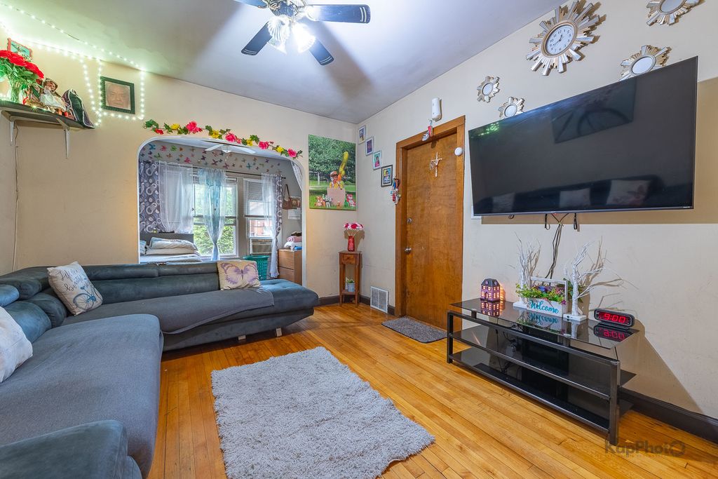 2135 N Latrobe Avenue, Chicago, IL 60639 — photo 4
