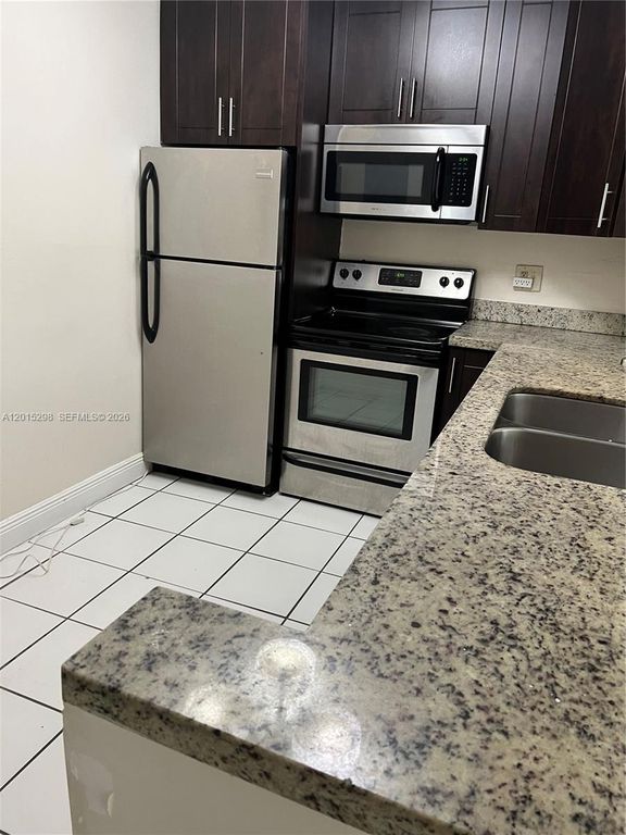 8307 SW 142nd Ave F103, Miami, FL 33183
