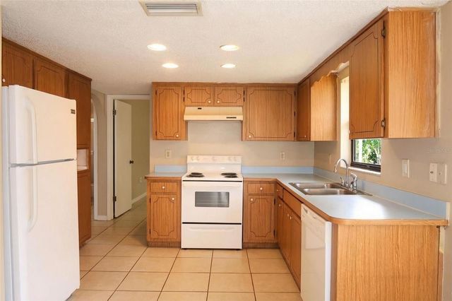 4965 BOBWHITE COURT, Dade City, FL 33523