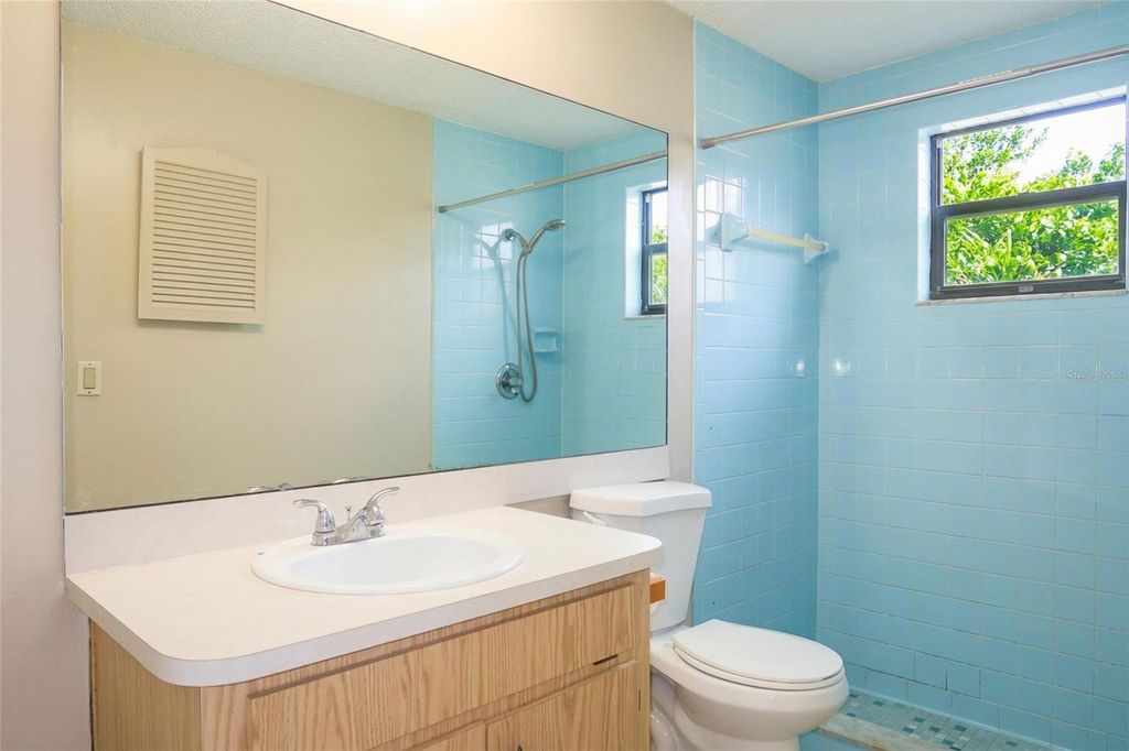 Image 16 of property listing at 4965 BOBWHITE COURT, Dade City, FL 33523