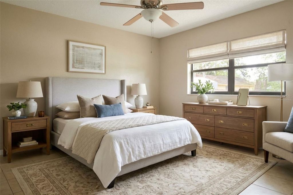 Image 5 of property listing at 4965 BOBWHITE COURT, Dade City, FL 33523