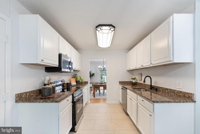 6410 WYNGATE DR, Springfield, VA 22152