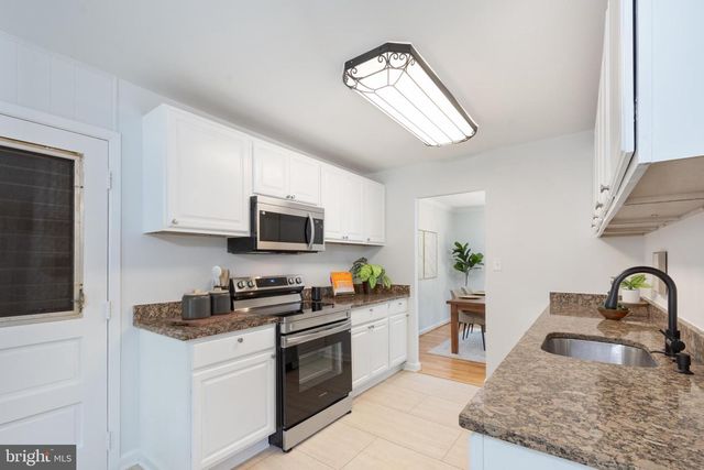 6410 WYNGATE DR, Springfield, VA 22152