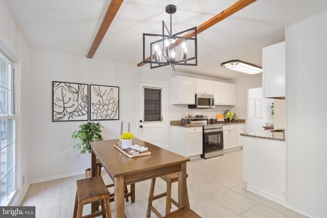 6410 WYNGATE DR, Springfield, VA 22152