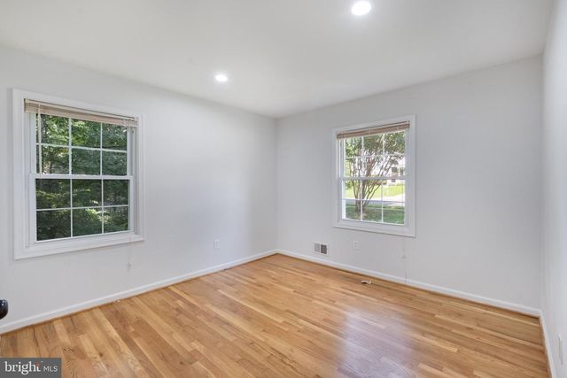 6410 WYNGATE DR, Springfield, VA 22152