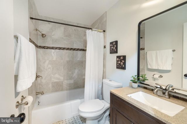 6410 WYNGATE DR, Springfield, VA 22152