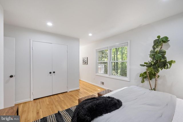 6410 WYNGATE DR, Springfield, VA 22152