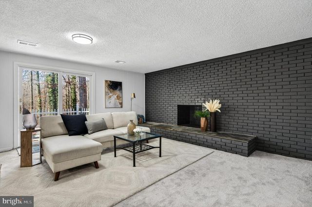 6410 WYNGATE DR, Springfield, VA 22152