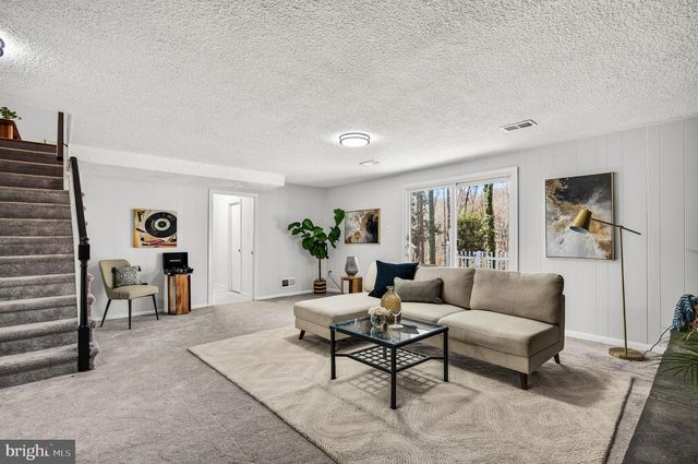 6410 WYNGATE DR, Springfield, VA 22152