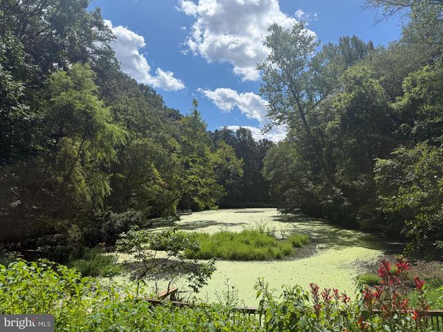 6410 WYNGATE DR, Springfield, VA 22152