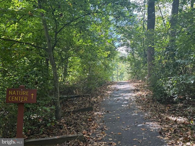 6410 WYNGATE DR, Springfield, VA 22152