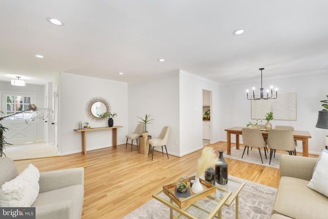 6410 WYNGATE DR, Springfield, VA 22152