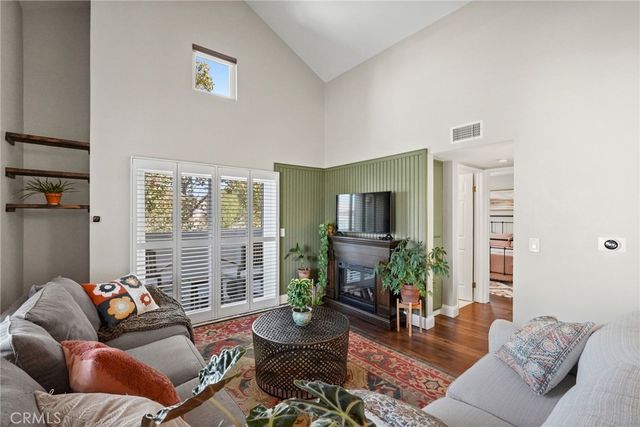 21227 Trumpet Drive 202, Newhall, CA 91321