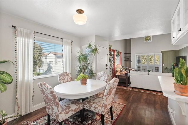 21227 Trumpet Drive 202, Newhall, CA 91321