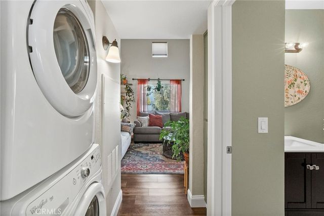 21227 Trumpet Drive 202, Newhall, CA 91321