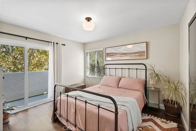 21227 Trumpet Drive 202, Newhall, CA 91321