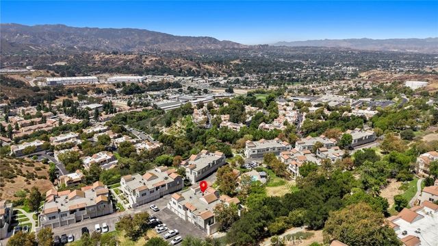21227 Trumpet Drive 202, Newhall, CA 91321