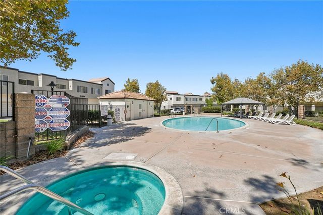 21227 Trumpet Drive 202, Newhall, CA 91321