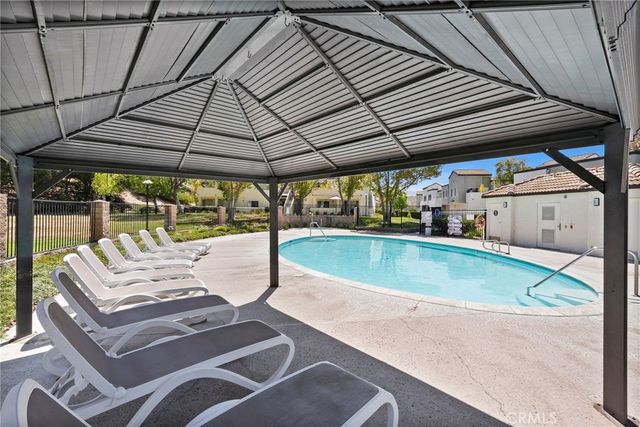 21227 Trumpet Drive 202, Newhall, CA 91321