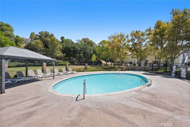 21227 Trumpet Drive 202, Newhall, CA 91321