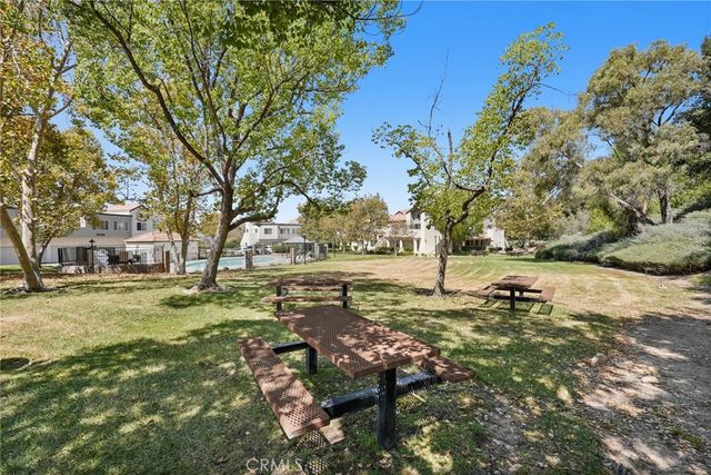 21227 Trumpet Drive 202, Newhall, CA 91321