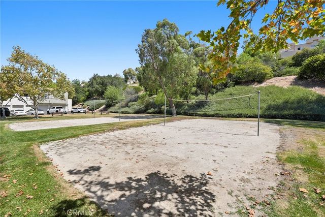 21227 Trumpet Drive 202, Newhall, CA 91321