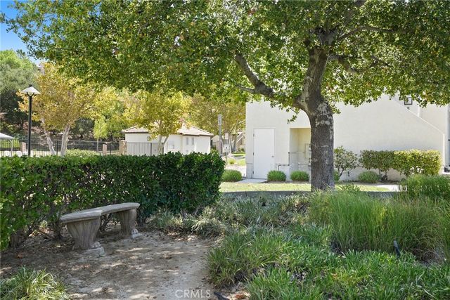 21227 Trumpet Drive 202, Newhall, CA 91321