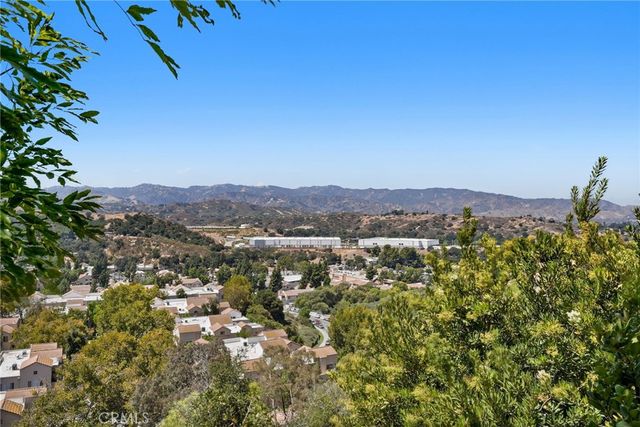 21227 Trumpet Drive 202, Newhall, CA 91321