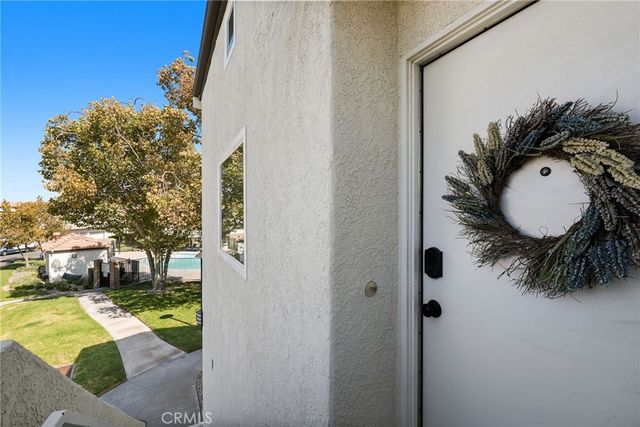 21227 Trumpet Drive 202, Newhall, CA 91321