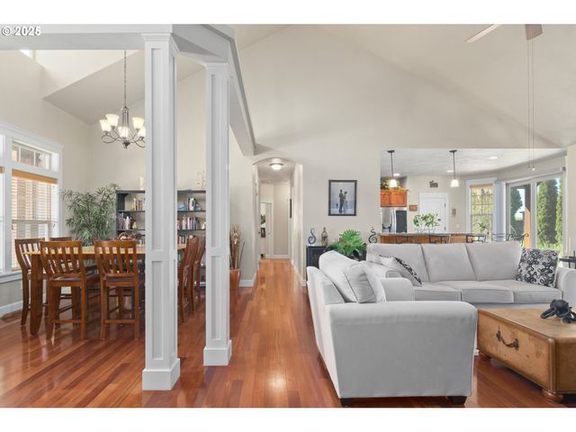 2610 CROWTHER Dr, Eugene, OR 97404