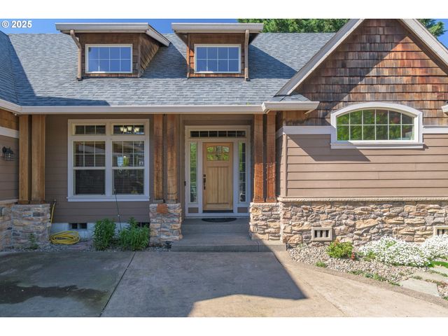 2610 CROWTHER Dr, Eugene, OR 97404